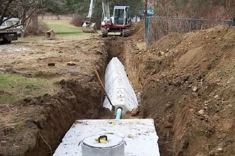 Safety precautions for DIY septic tank inspection and maintenance